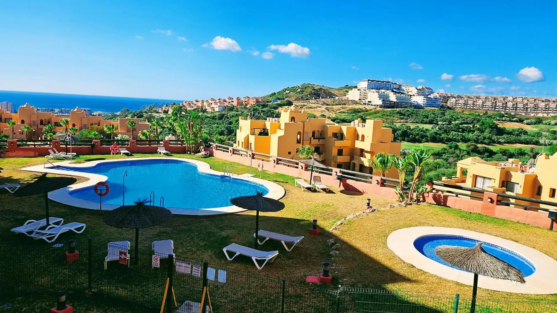 Duquesa 2 Bed Apt Sleeps 6 Overlooking Pool With Magnificent Sea Views Manilva Apartment