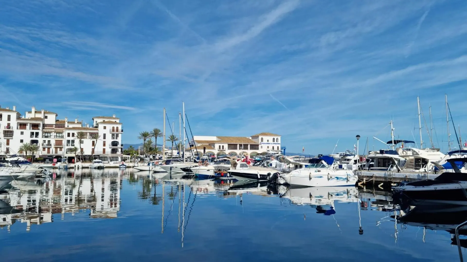Duquesa 2 Bed Apt Sleeps 6 Overlooking Pool With Magnificent Sea Views Manilva